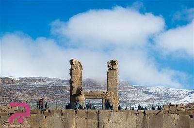 عکس ها ی تخت جمشید در زیر برف زیبای زمستانی 