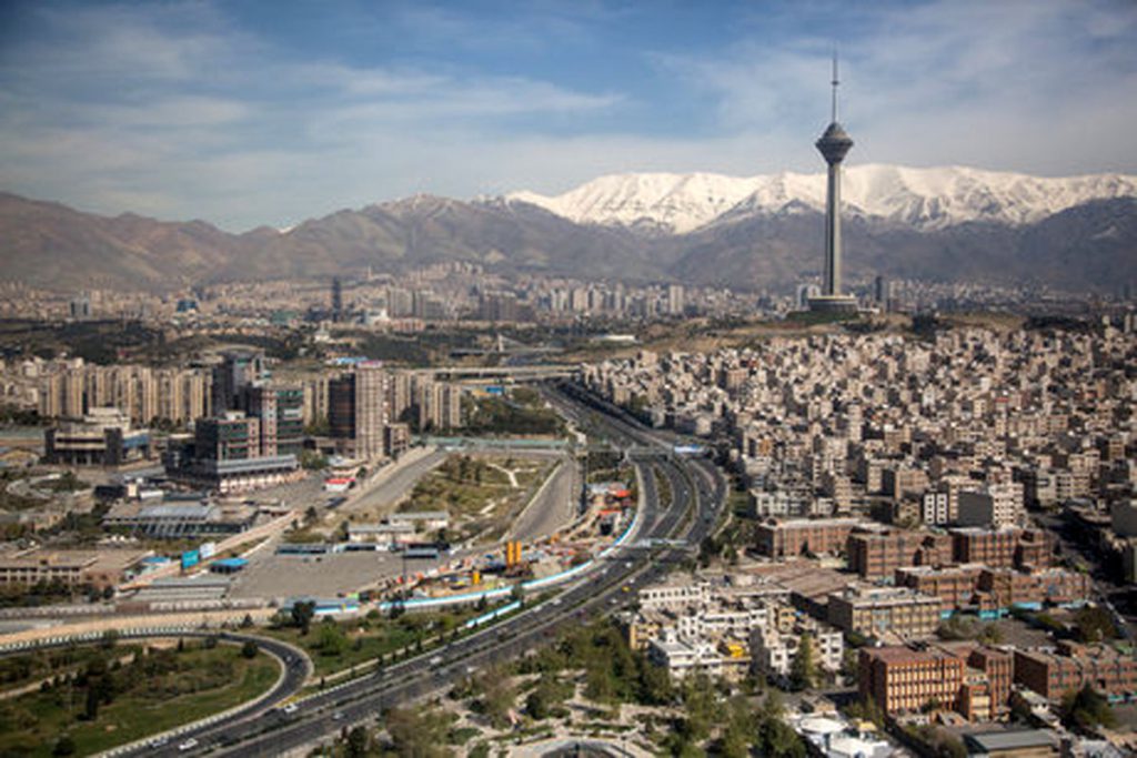 تاریخ دقیق روز تهران در تقویم سال ۱۴۰۰ چه روزی است ؟