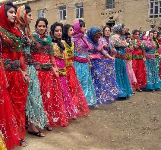 تاریخ دقیق روز جهانی لباس کوردی در تقویم سال ۹۹ چه روزی است؟
