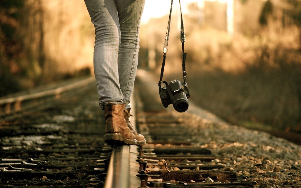 عکس نوشته هایی درباره قطار و ریل قطار همراه با متن های زیبا