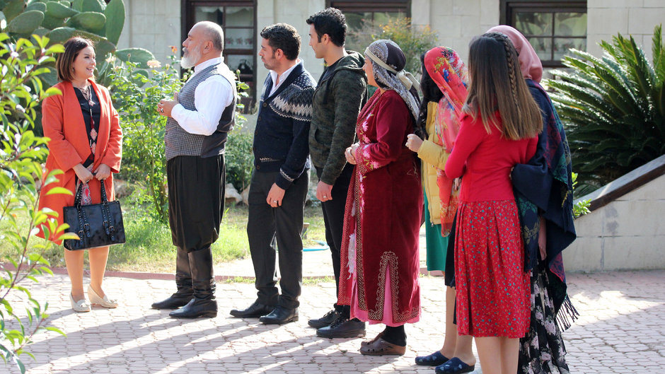 قسمت ۸۵ سریال ترکی تازه عروس