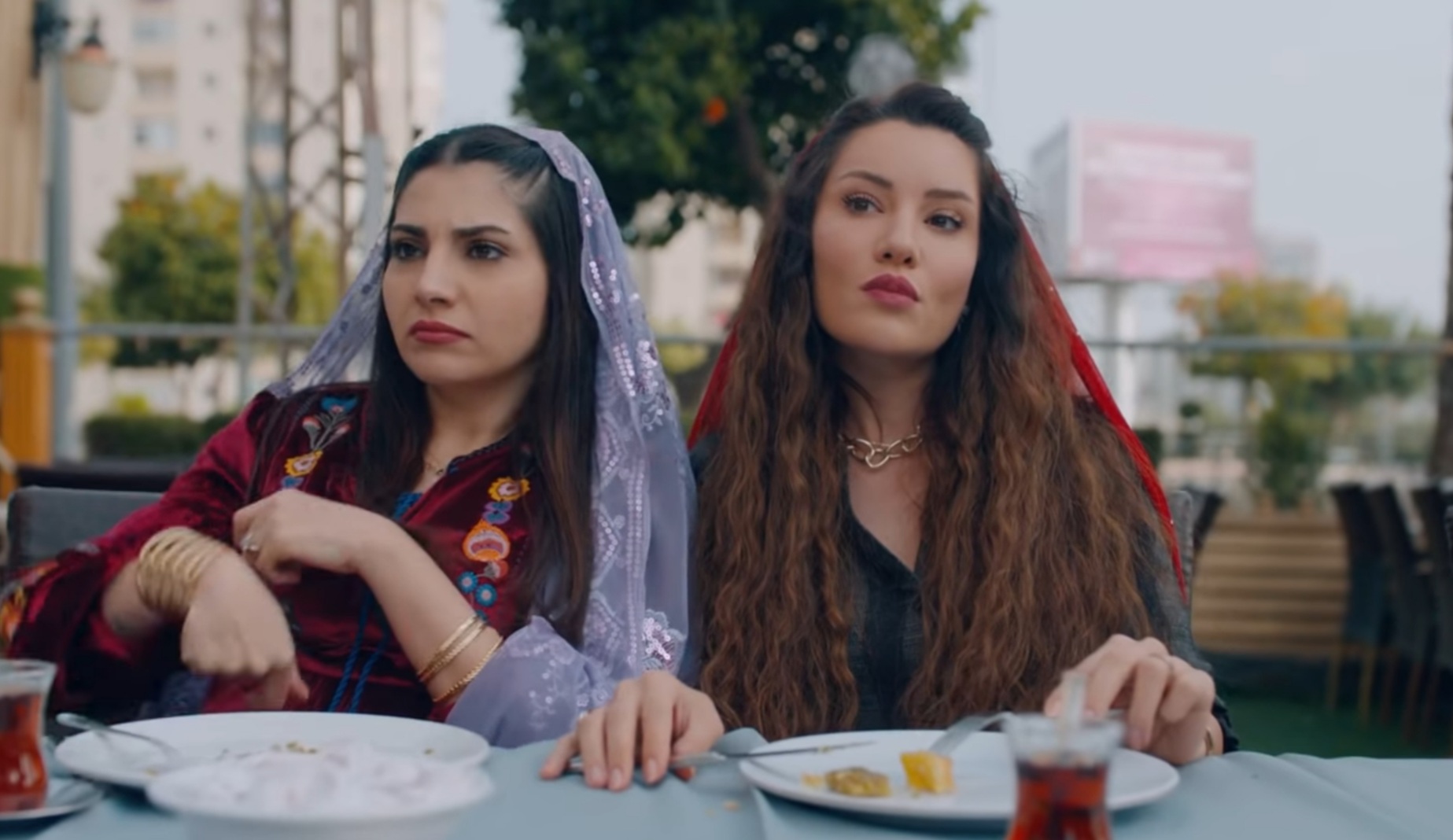 قسمت ۱۲۴ سریال ترکی تازه عروس